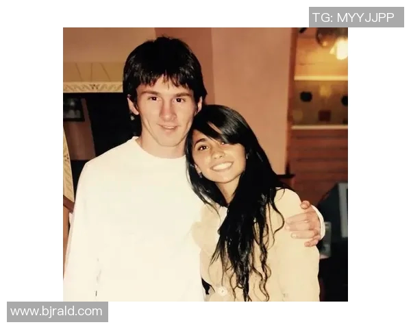 足球球星英年早婚背后的爱情故事与职业生涯的抉择